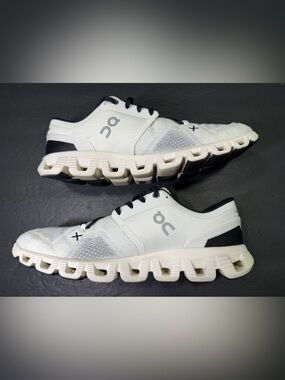 On Running Cloud X3 Women’s White Black Running Walking Sneakers Shoe Size-10